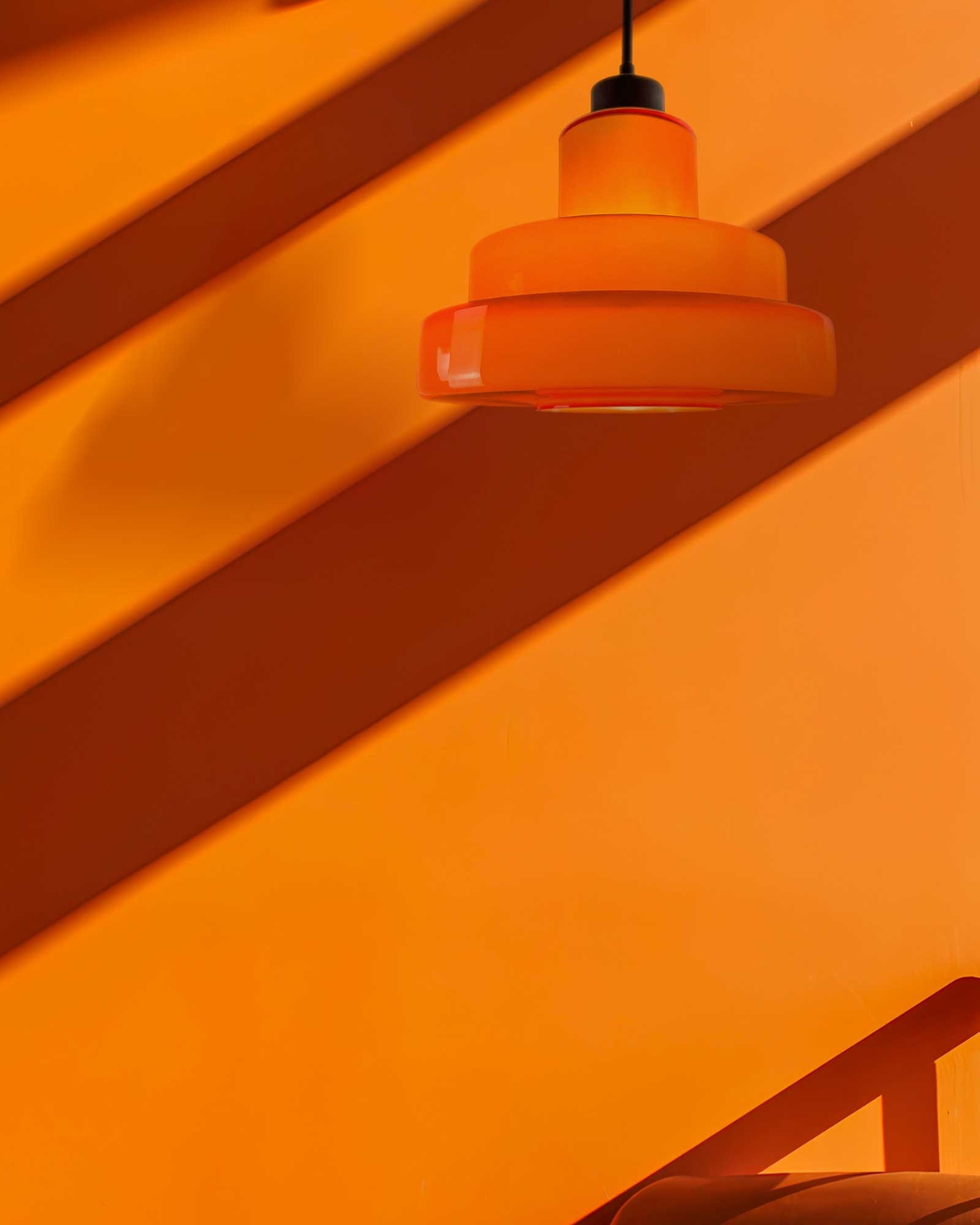 Candeeiro de Teto Foza Retro LED | Suspensão Cogumelo Vidro Anos 70 Laranja